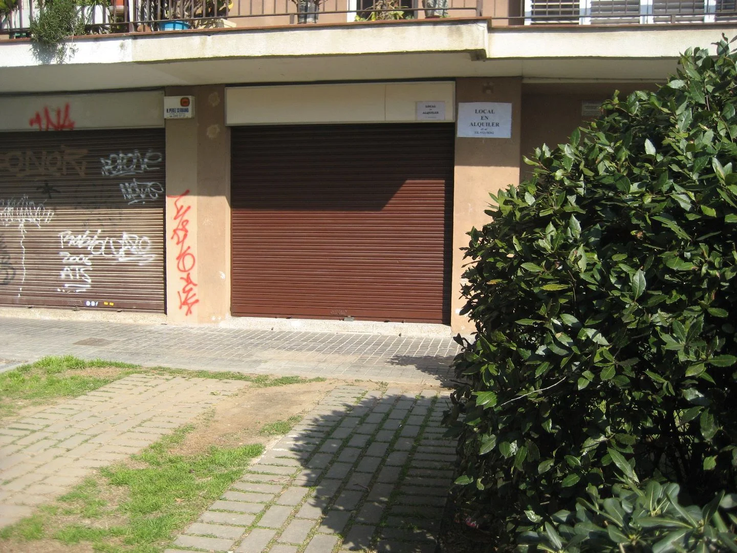 Local comercial en  Carrer de Francesc Alegre 5 - Foto 2