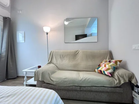 Estudio en Barrio Ramón de Carranza - Madre Rafols - Foto 7