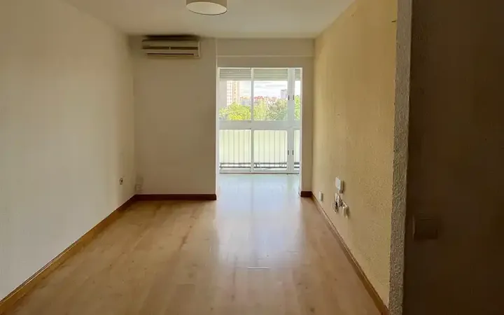 Piso en  Calle de Melchor Fernández Almagro 68 - Foto 1