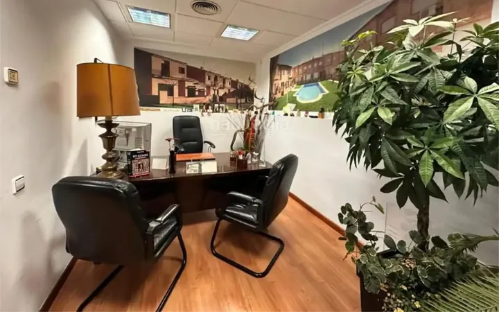 Local comercial en  Carrer C 3 - Foto 2