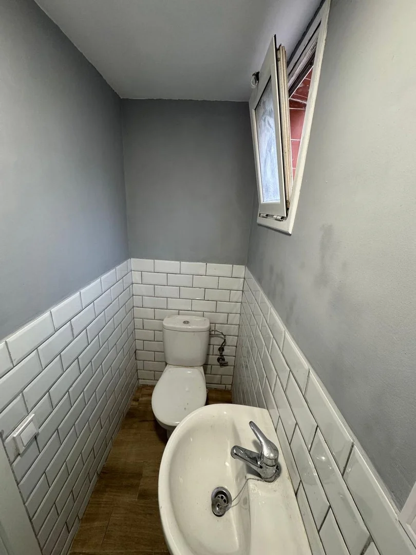 Estudio en plaza Roja de la Ciutat Meridiana, 1 - Foto 5