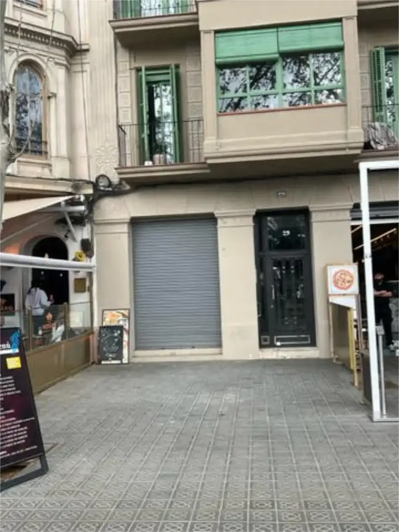 Local comercial en Barceloneta - Foto 2