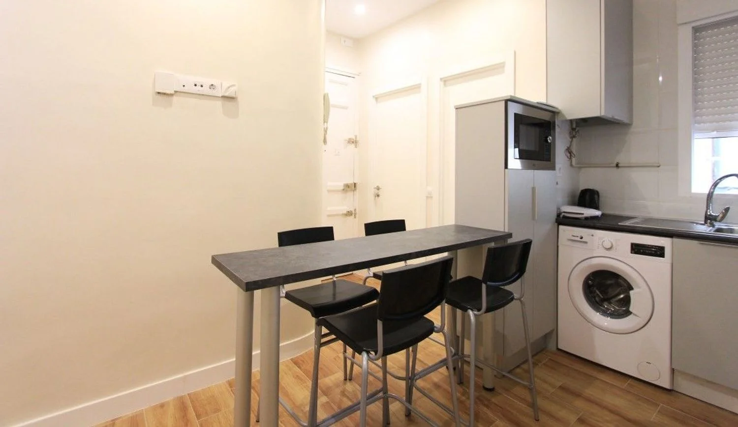 Piso en calle del Mesón de Paredes, 84 - Foto 3