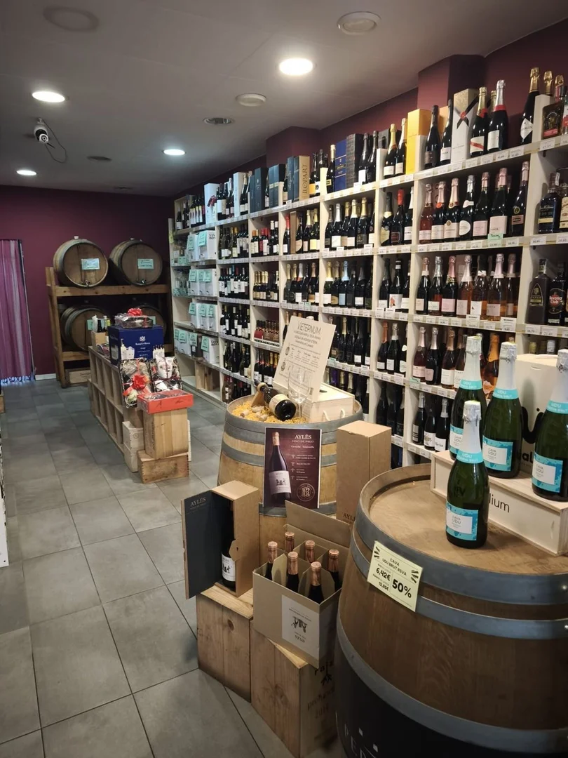 Vinoteca en traspaso en Calle de Bofarull, 45 - Foto 2