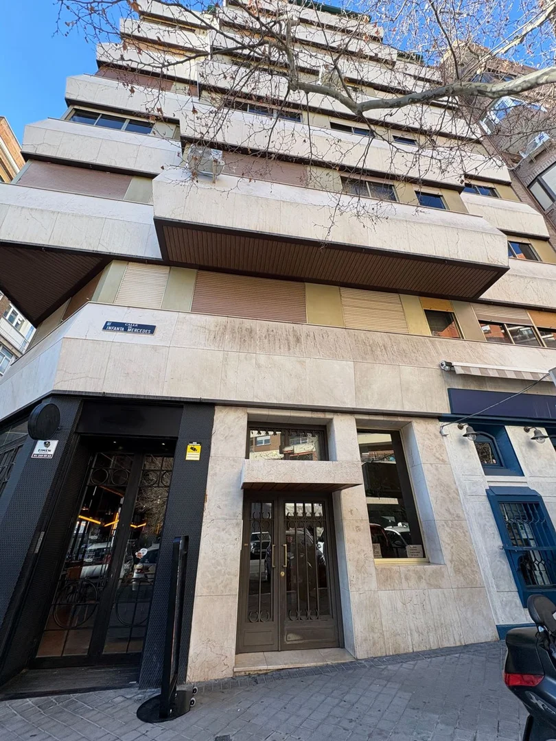 Piso en calle de la Infanta Mercedes, 105 - Foto 15