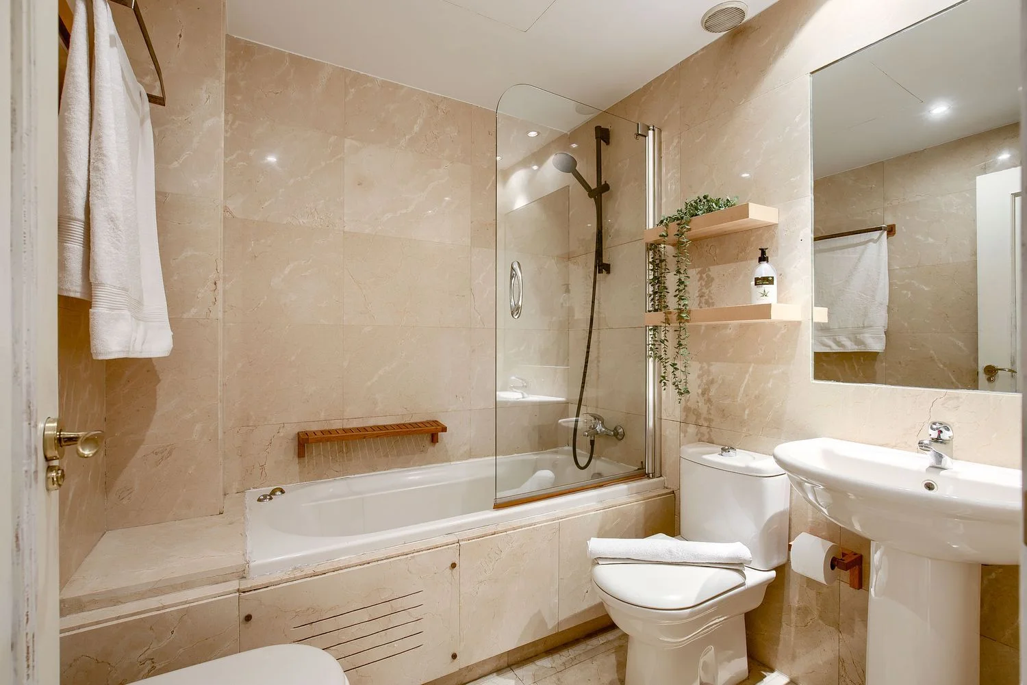 Piso en avenida de la Reina Victoria, 7 - Foto 8