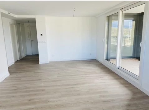 Piso en  Calle de Federica Montseny 8 - Foto 11