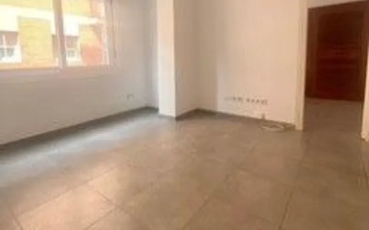 Piso en Calle de Violant d'Hongria Reina d'Aragó, Sants - Foto 1