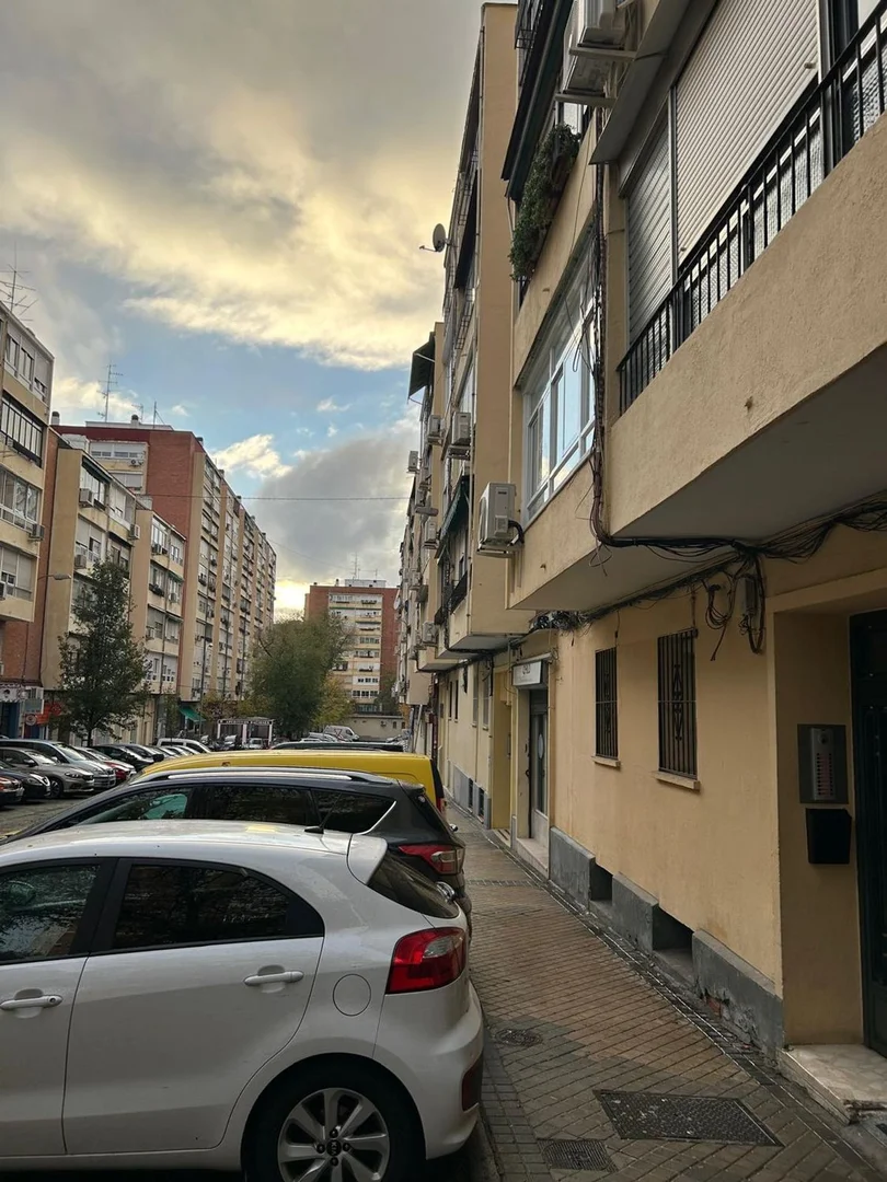 Piso en calle de Ponferrada, 32 - Foto 2