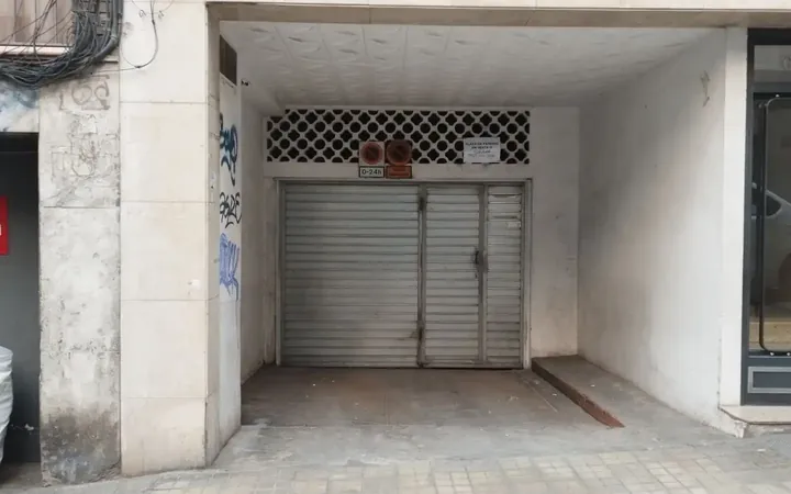 Garaje en  Carrer de la Conca de Tremp 61 - Foto 2