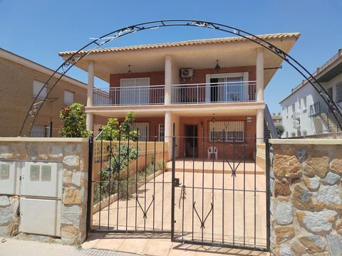 Chalet pareado en Calle Idioma Esperanto, 21 - Foto 1