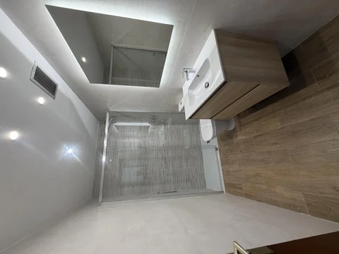 Piso en  Carrer de la Mare de Déu de la Salut 70 - Foto 2