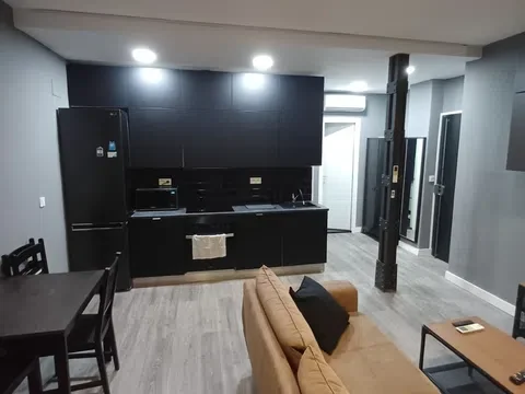 Piso en calle María de Guzmán, 42 - Foto 1