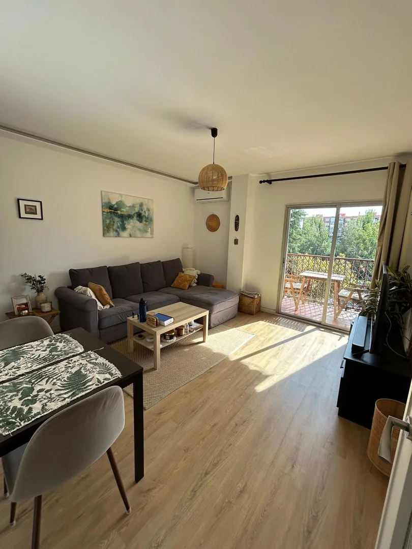 Piso en avenida del Doctor García Tapia, 137