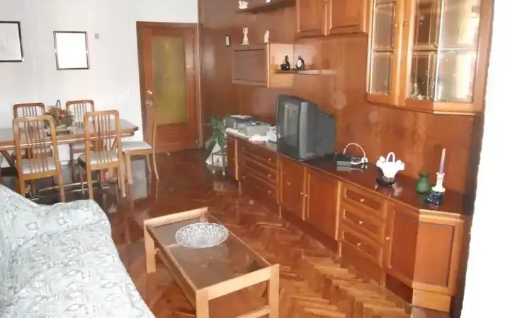 Piso en  Calle de Melchor Fernández Almagro 29 - Foto 7