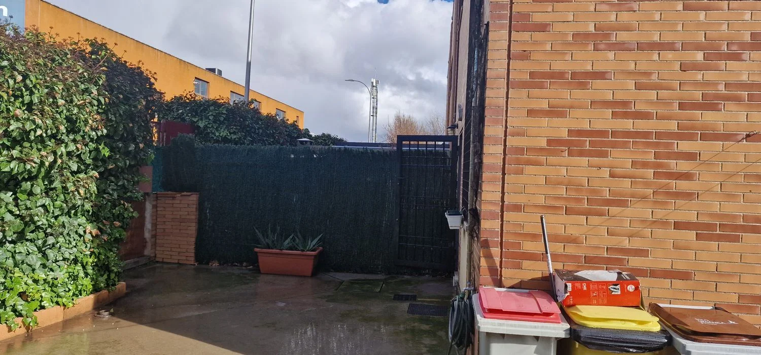 Chalet adosado en Barrio Rejas - Foto 14