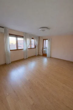 Piso en avenida de Pablo Neruda, 100 - Foto 1