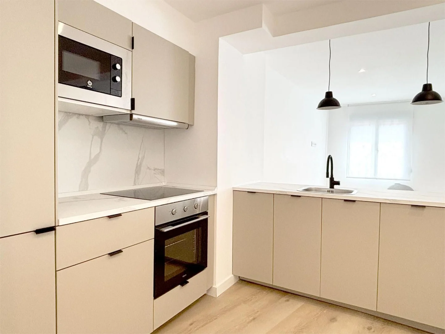 Piso en  Calle de San Leopoldo 10 - Foto 2