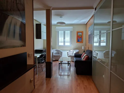 Piso en Barrio Vallehermoso - Foto 1