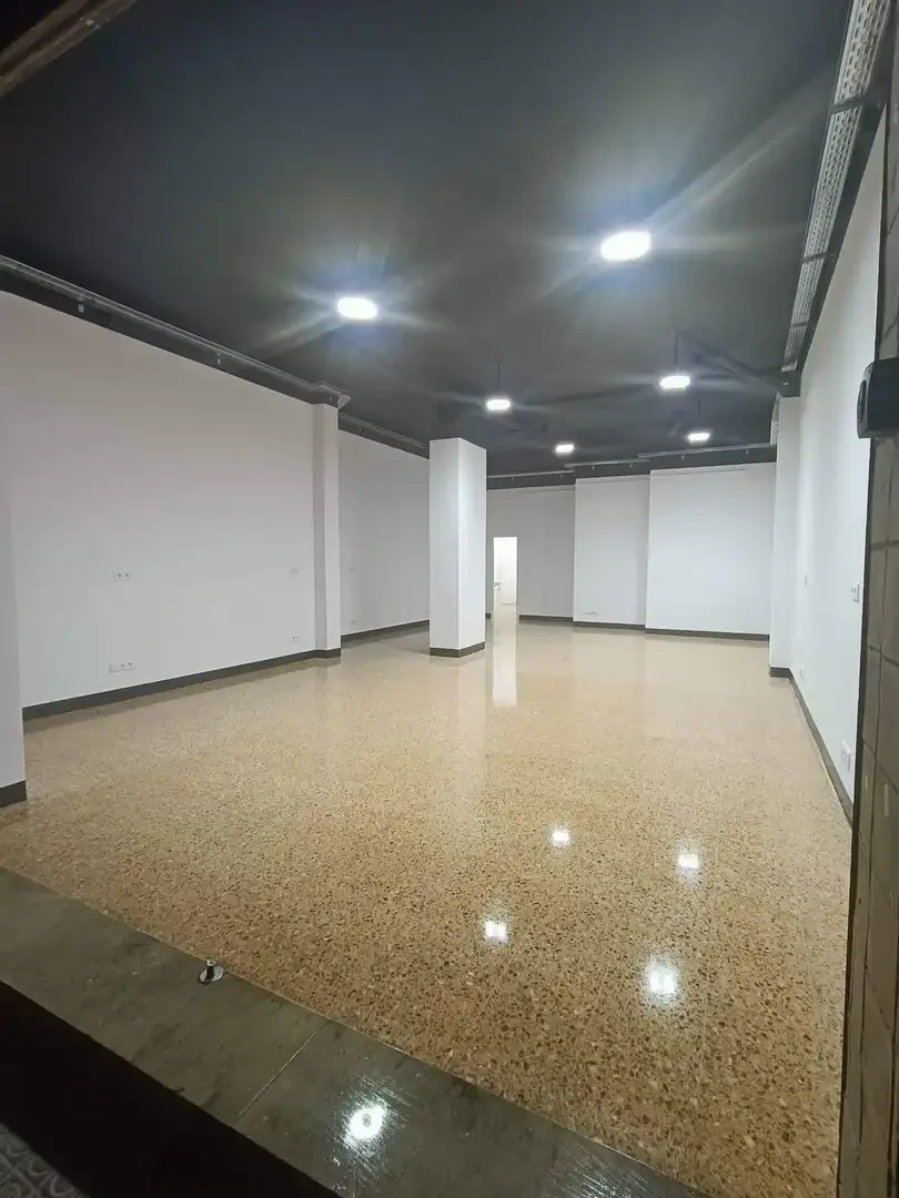 Local comercial en  Carrer del Concili de Trento - Foto 2