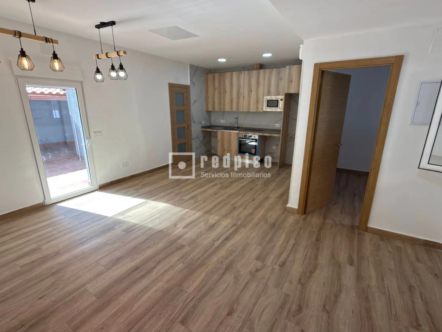 Chalet adosado en Calle de Luis Claudio - Foto 9