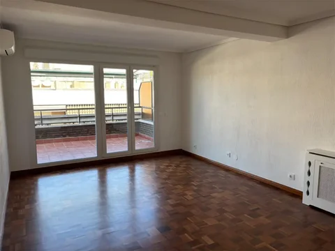 Piso en  Calle de Eduardo Benot 2 - Foto 6