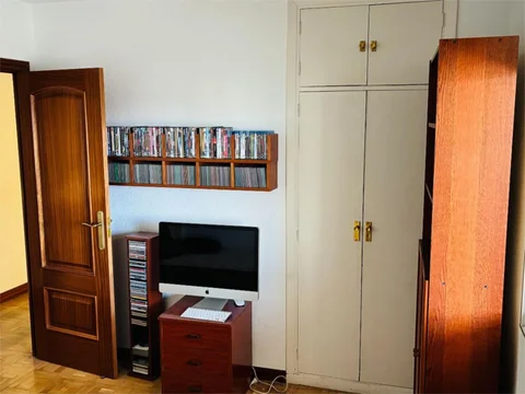 Piso en  Calle del Condado de Treviño 2 - Foto 31