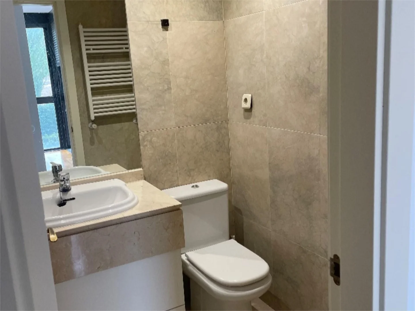 Piso en  Calle de Américo Castro 94 - Foto 9