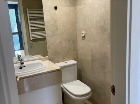 Piso en  Calle de Américo Castro 94 - Foto 9