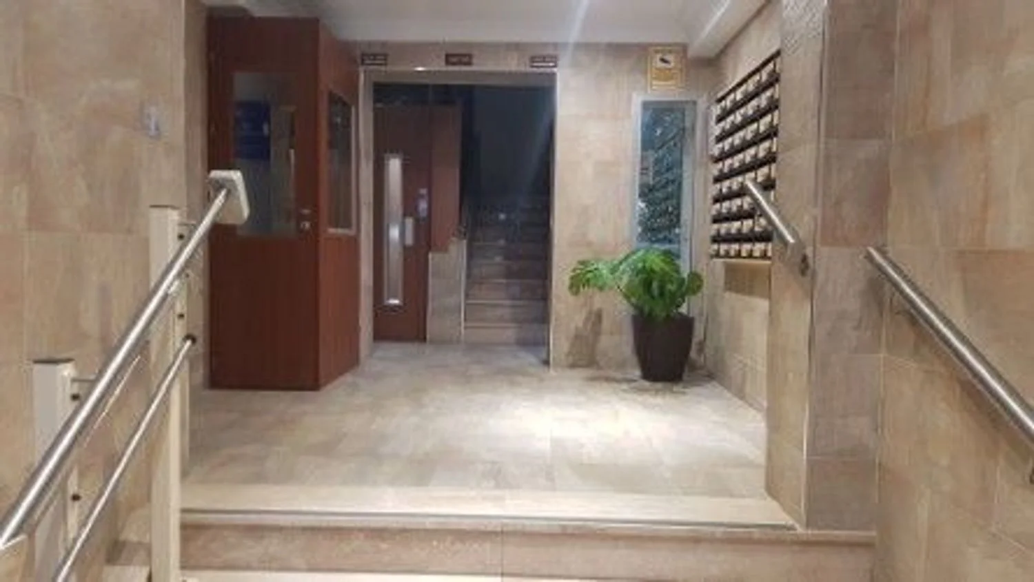 Piso en calle de Azcona, 3 - Foto 2