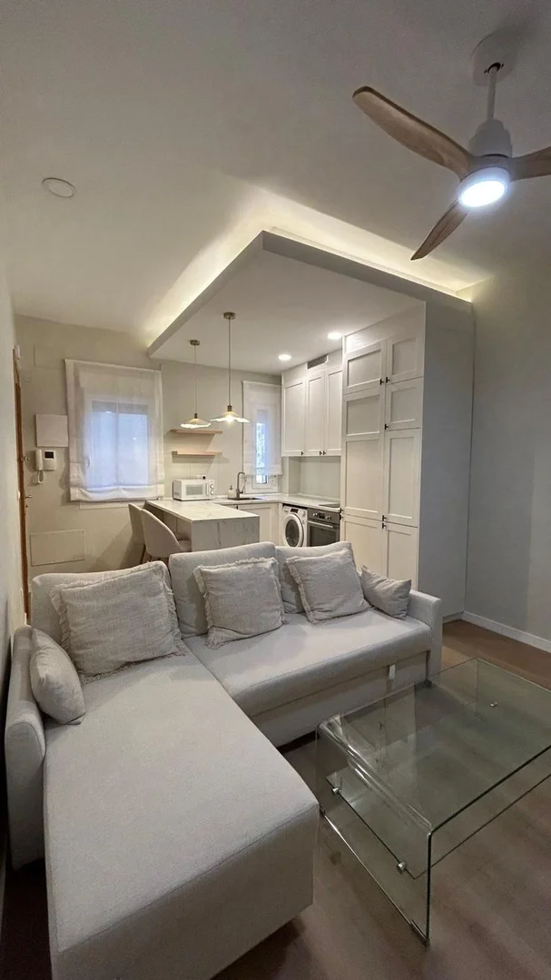 Piso en calle de María de Guzmán, 30 - Foto 1