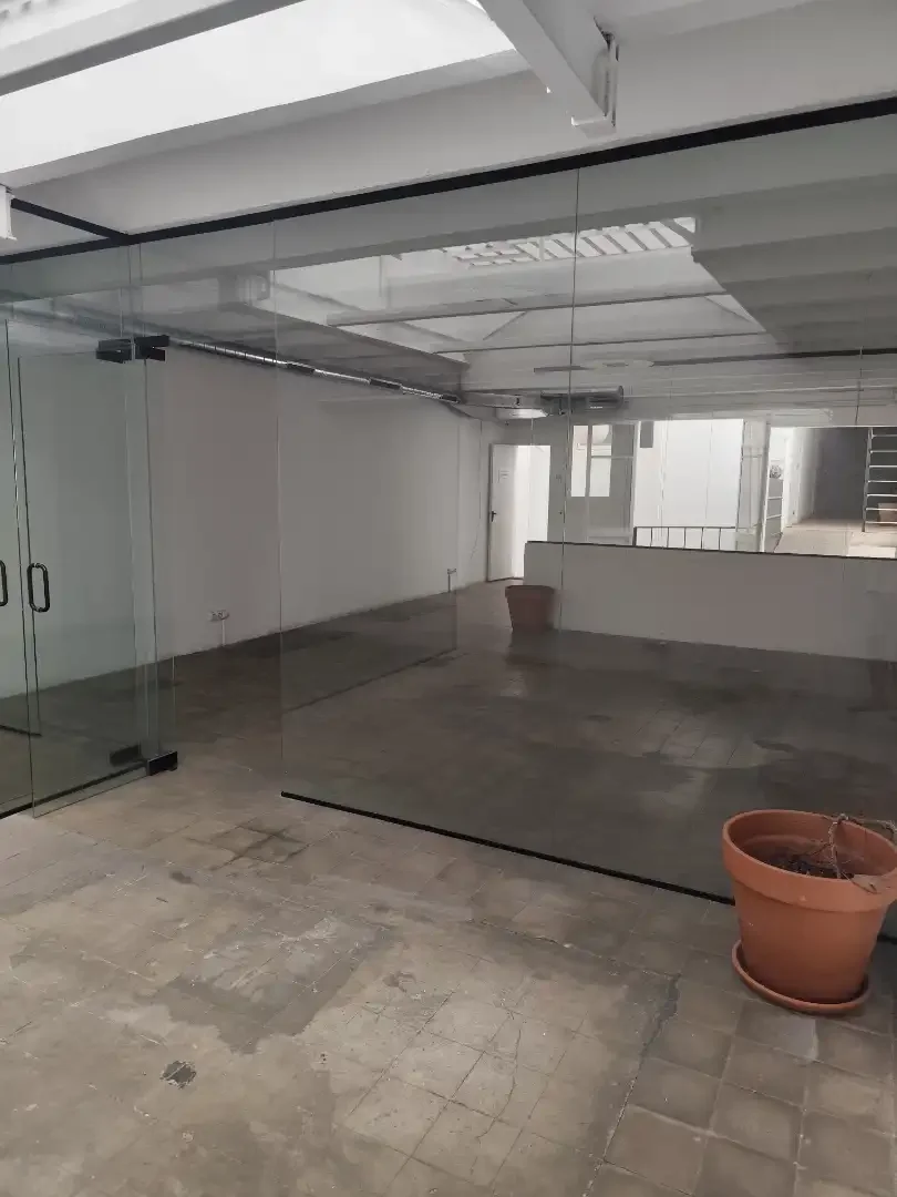 Local comercial en  Carrer de Joan d'Àustria 109 - Foto 4