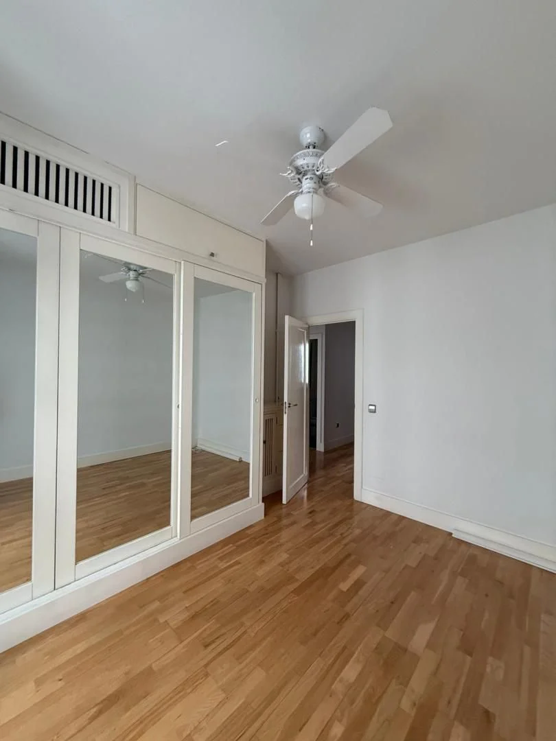 Piso en  Calle del Alcalde Sainz de Baranda 22 - Foto 4