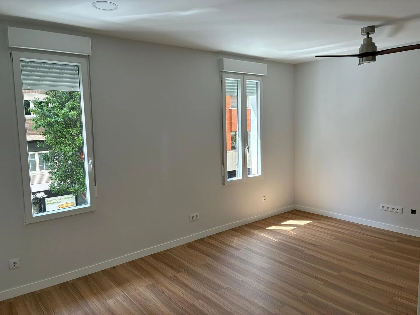 Piso en calle de Menorca, 21 - Foto 1