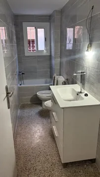 Piso en  Avinguda de Frederic Rahola 38 - Foto 3