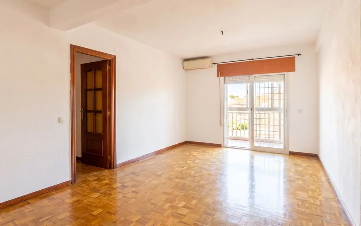 Piso en Vinateros - Foto 1
