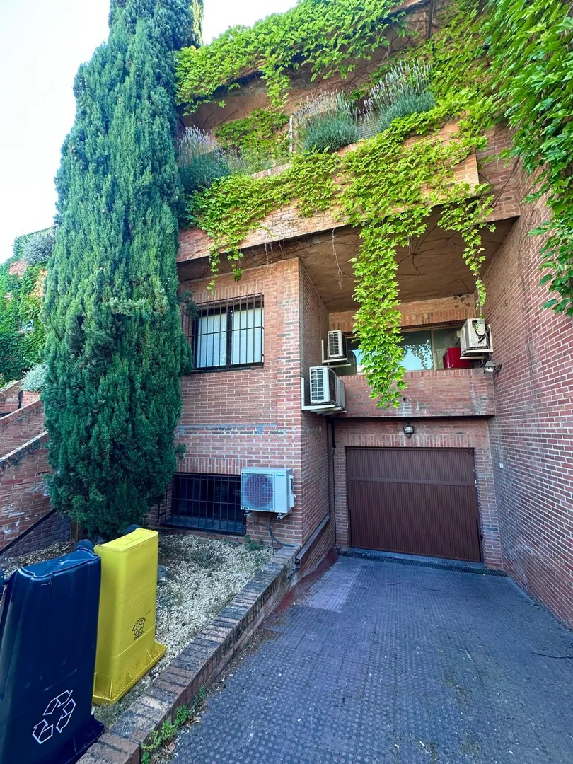 Edificio de uso mixto en Calle de la Hiedra - Foto 2