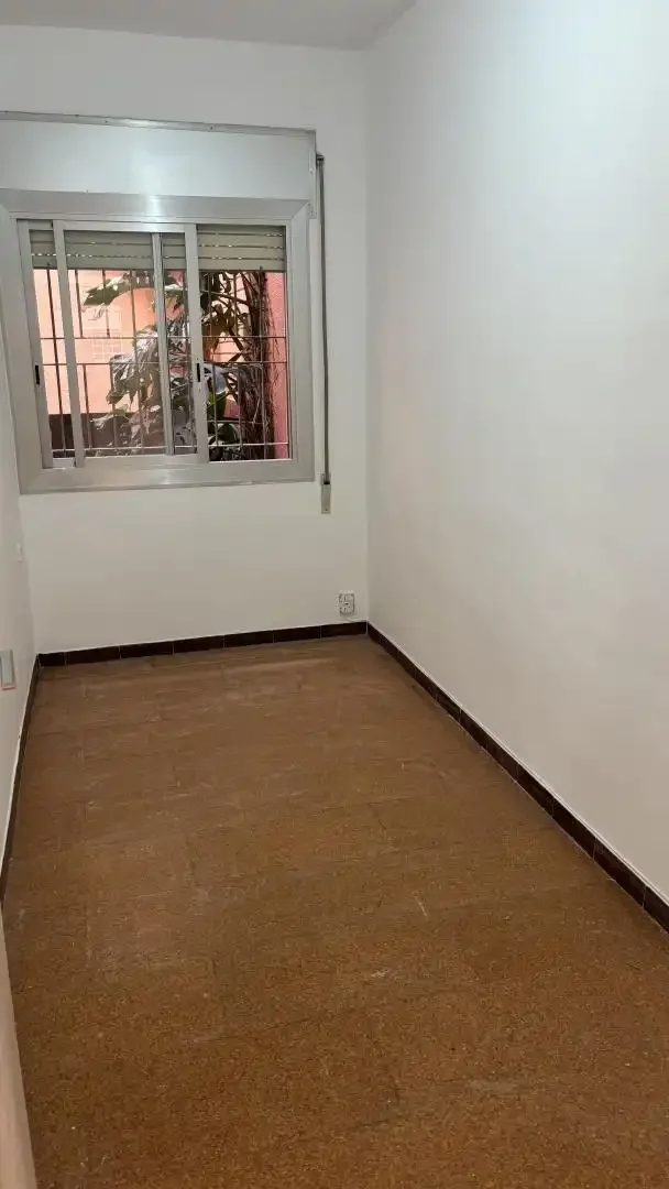 Piso en  Avinguda de Frederic Rahola 38 - Foto 6