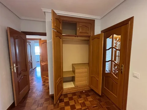 Piso en  Calle de Eduardo Benot 2 - Foto 33