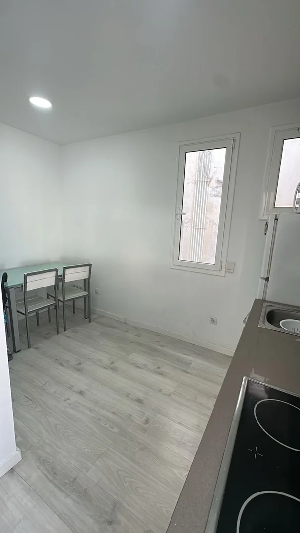 Ático en calle de Rocafort, 205 - Foto 3