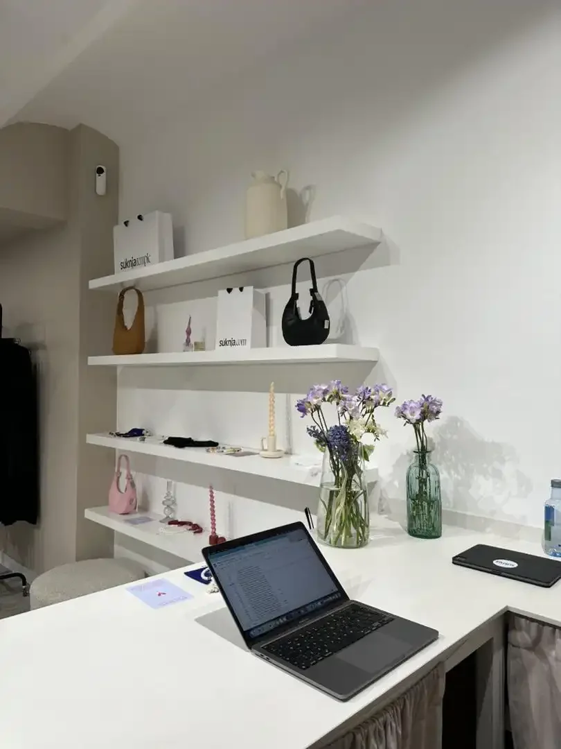 Local comercial en  Carrer de Calvet 47 - Foto 3