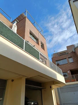 Chalet adosado en Barrio Sant Genís Dels Agudells - Montbau - Foto 3