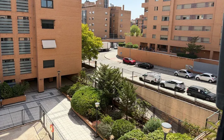 Piso en Calle de Isabel Clara Eugenia, 47, Sanchinarro - Foto 1