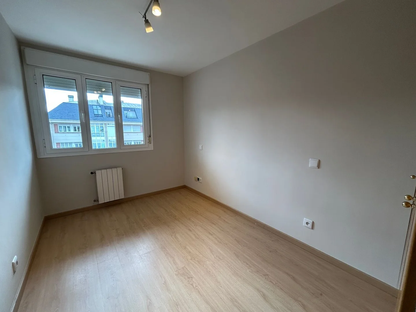 Piso en Barrio Campo de las Naciones-Corralejos - Foto 9