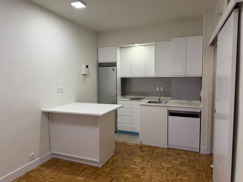 Piso en calle de Clara del Rey, 12 - Foto 1