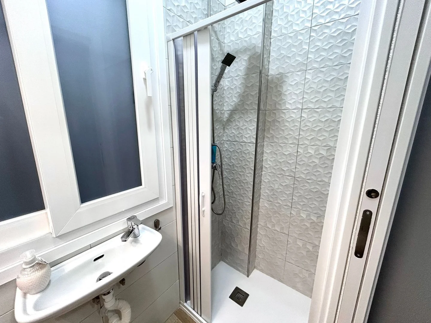 Estudio en Barrio Ramón de Carranza - Madre Rafols - Foto 12