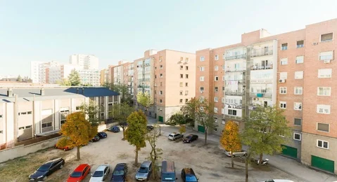 Piso en calle de Guzmán el Bueno, 102 - Foto 6