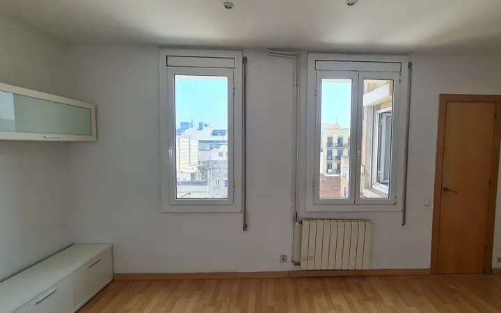 Piso en Calle de Besalú, 8, El Camp de l'Arpa del Clot - Foto 4