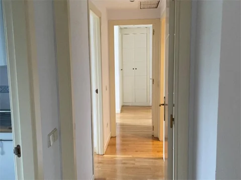 Piso en  Calle de Américo Castro 94 - Foto 4