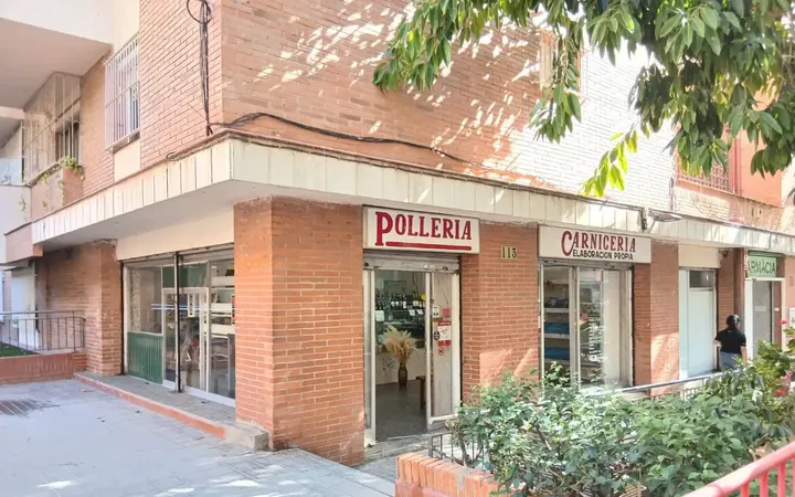 Local comercial en  Passeig d'Urrutia 111 - Foto 1